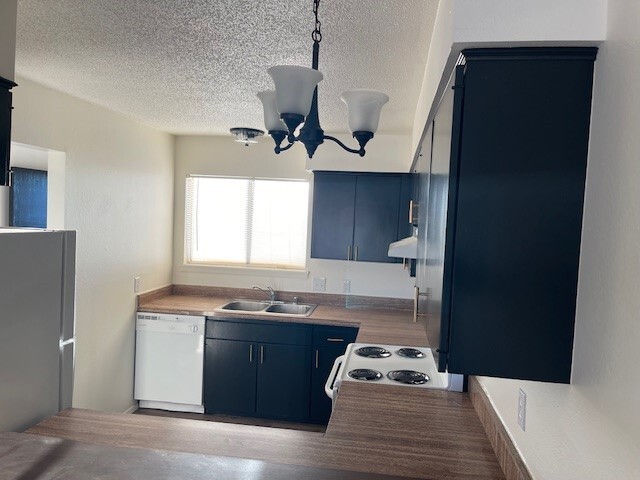 Photo - 700 California Ave