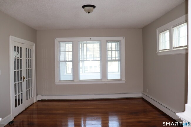 Photo - 152 Lyons St