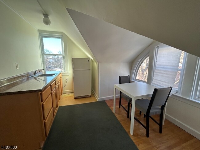 Photo - 318 Claremont Ave