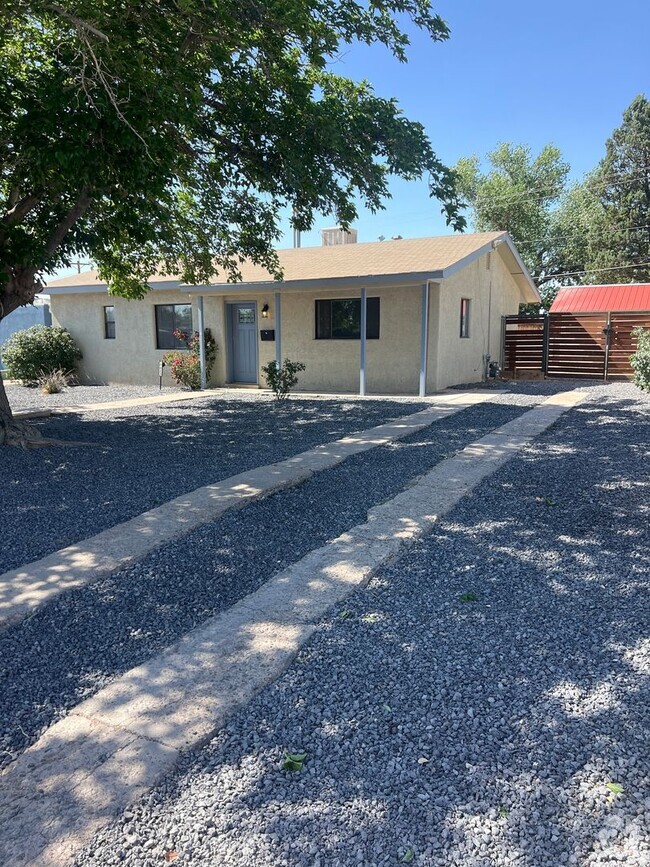 Building Photo - Sweet 3 Bedroom one and a half bathrooms L... Rental