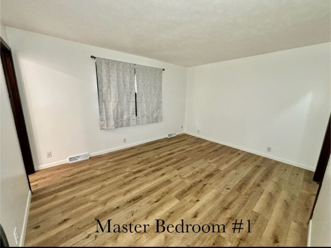 Photo - 14112 Pine St