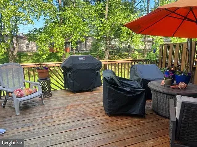 339 Ivanhoe Ct
