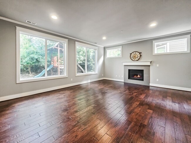 Photo - Modern 5-Bedroom Kirkland Home with Solar ...