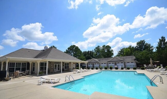 Casa club con piscina - acceso completo - 1931 Dante Ln Unidad #104