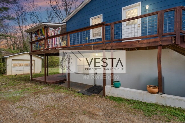 Building Photo - 131 Moody Ave