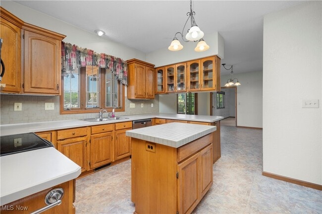 Photo - 4591 S Memorial Shoreway Dr