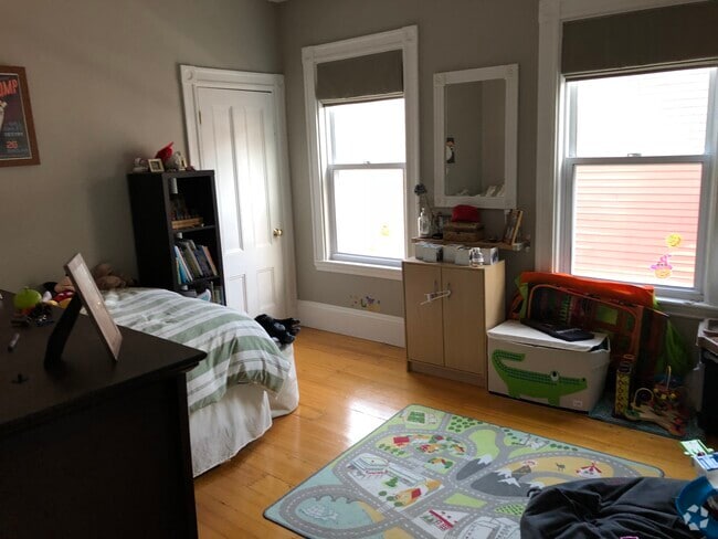 Building Photo - 6 Bellflower St Unit 3 Rental