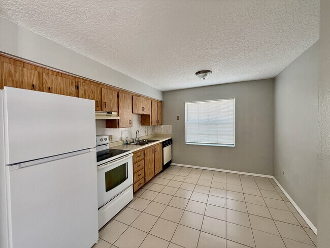 Photo - 701 Michigan Ct