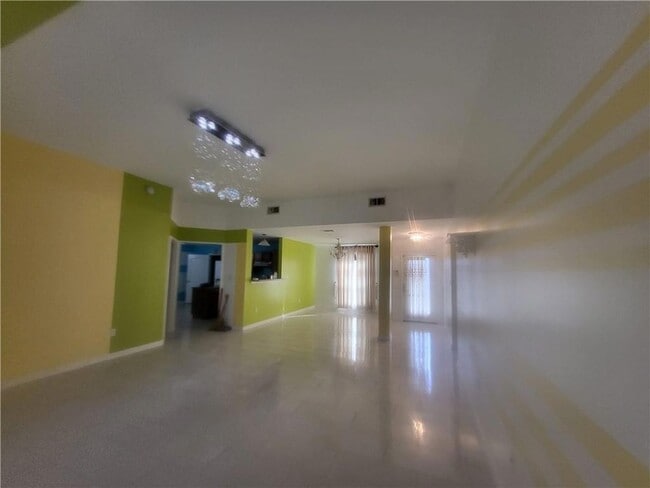 Photo - 827 Charlie Dr