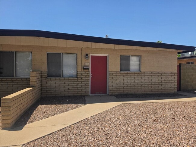 Building Photo - YEA01A Unit 1203 W University Dr