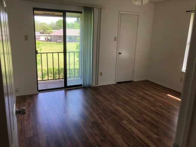 Photo - 313 Shady Grove Dr Unit 313 Shady Grove Dr. apt B