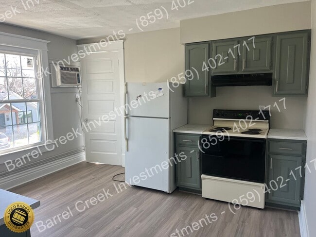 Photo - 224 E Poplar St Unit 2