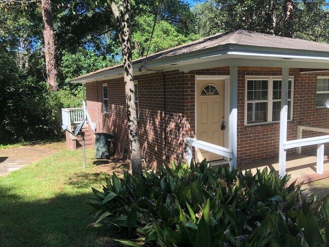 Photo - Great 2 BR 1 BA w/ Stack Washer/Dryer House