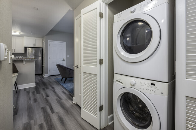 2BR, 2BA - 966SF - Laundry - The Oaks at Hackberry