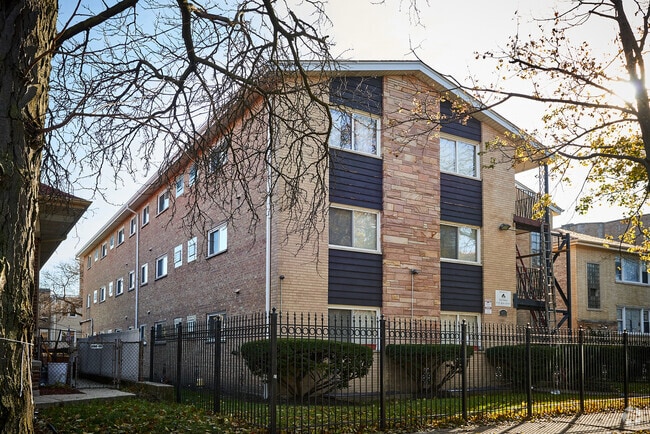 Building Photo - 7455 N Ridge Blvd Unit C3 Rental