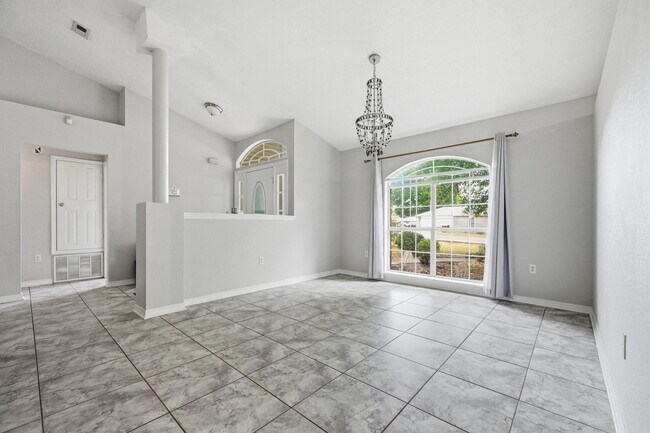 Photo - 123 Steeplechase Dr