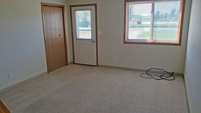 Photo - 222 Esplee St