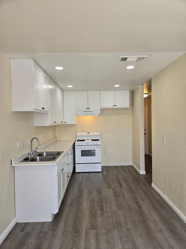 Photo - 1911 Glen Ridge Dr