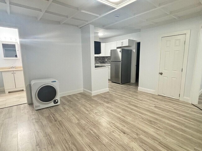 Photo - 926 Waverly St Unit 1