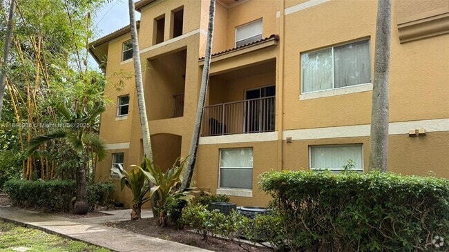 Building Photo - 771 N Pine Island Rd Unit 205 Rental
