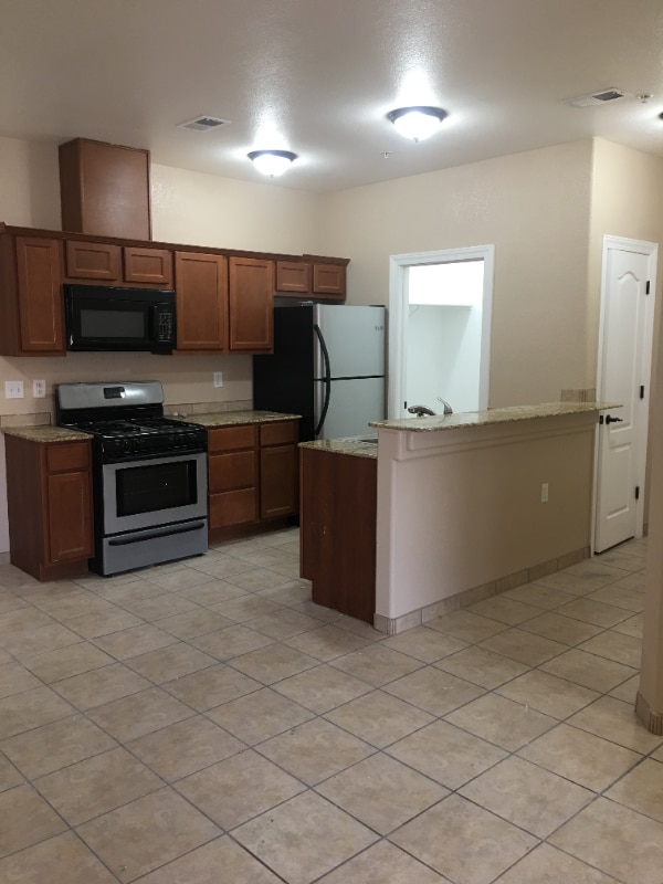 Photo - 6325 Reynolds Dr