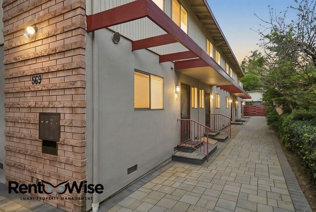 Building Photo - 569 Addison Ave Unit #2