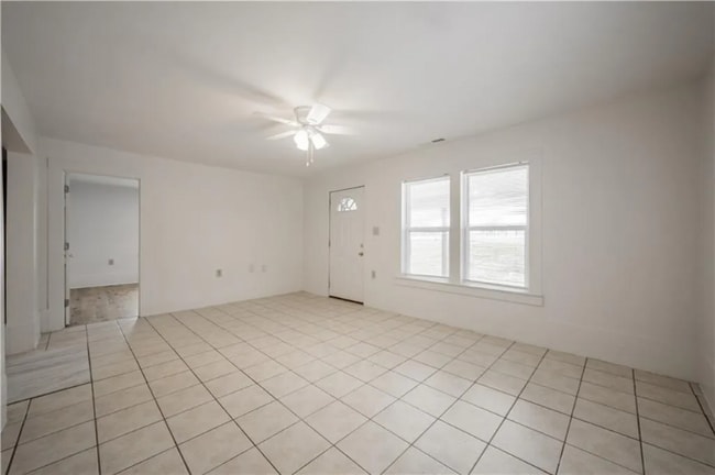 Photo - 129 W Main St