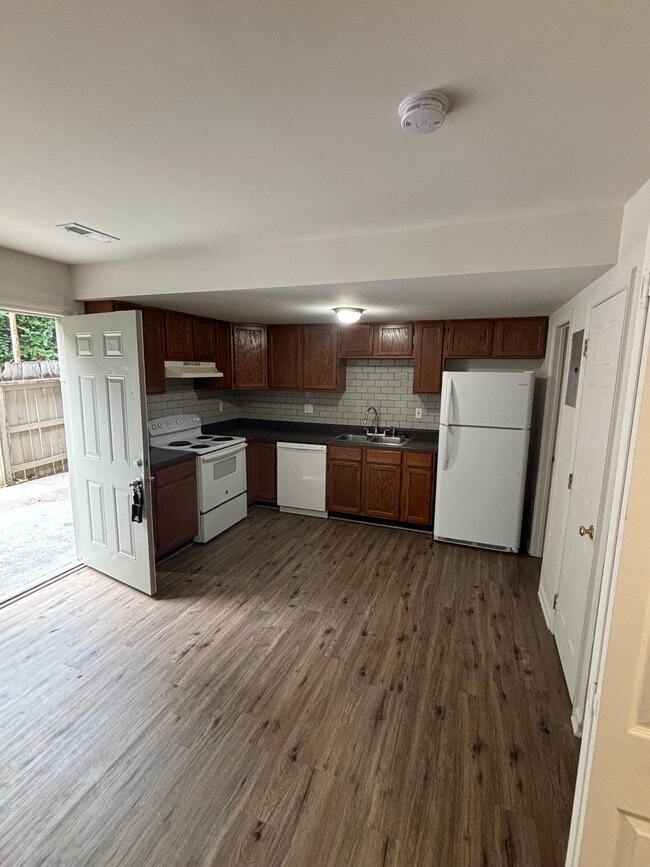 Kitchen - 11425 Alanridge Ln