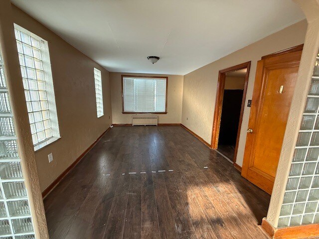 Photo - 122 Division St