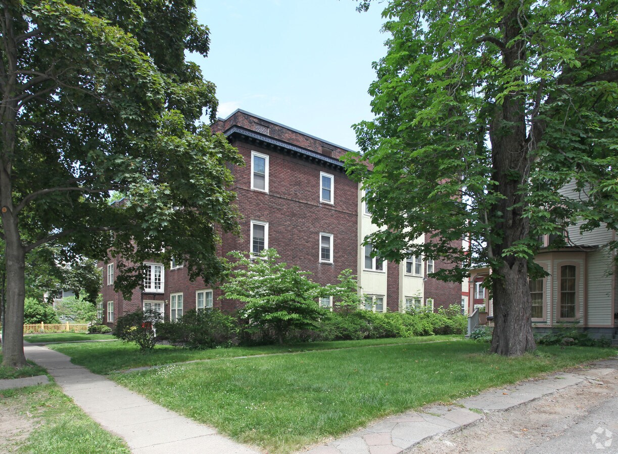 Arnold Court Apartments - Arnold Court