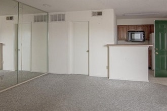 Photo - 2307 Balsam Dr Unidad L308