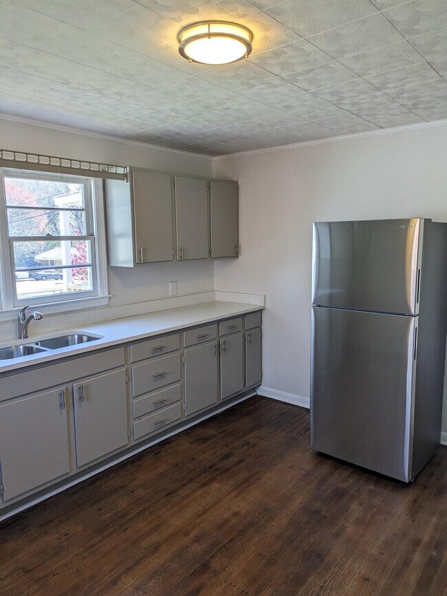 Photo - 201 N Dilling St