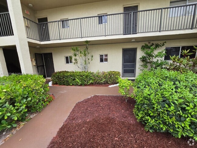 Building Photo - 7960 NW 50th St Unit 102 Rental