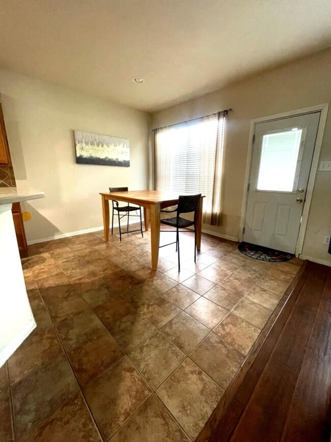 Photo - 931 N Sky Dr