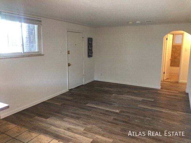 Photo - 2716 Grove St