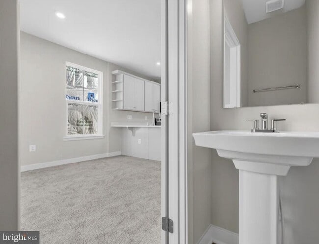 Photo - 4945 DUNHAVEN Dr