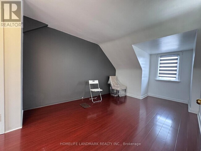 Photo - 121 Bishop Ave