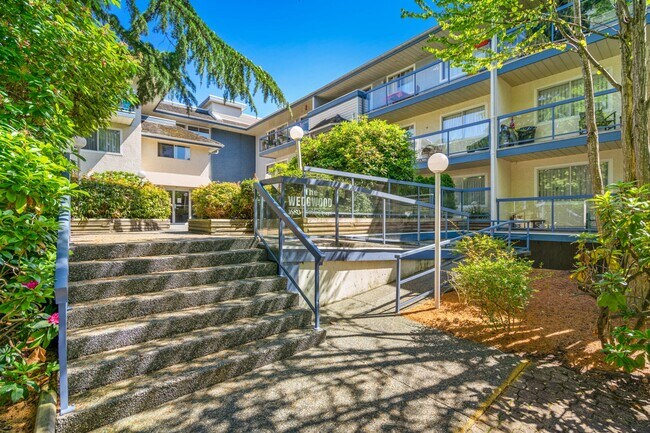 Building Photo - Wedgewood Unit 455