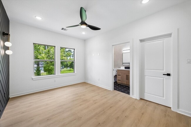 Photo - 8129 Safebuy St Unit B