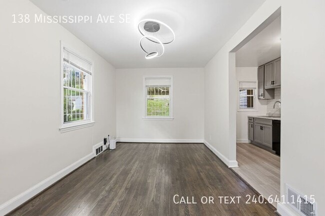 Photo - 138 Mississippi Ave SE