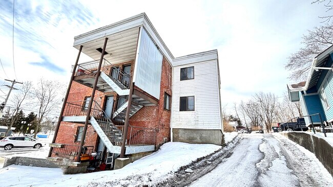 Photo - 6631 Chester Ave Unidad 3