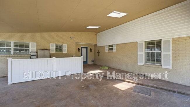 Photo - 156 Trelawney St