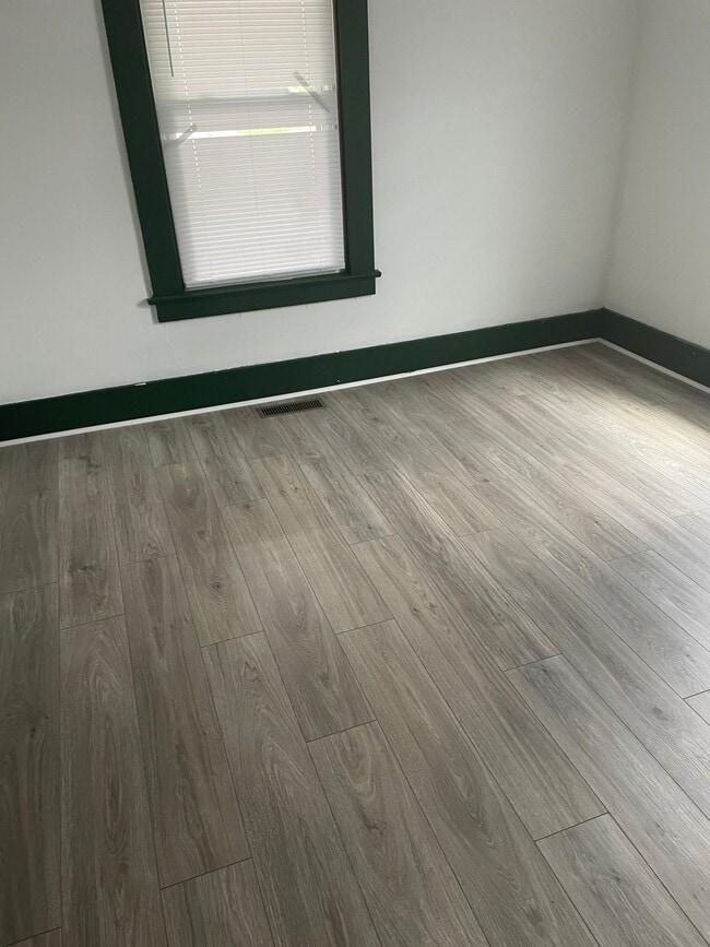 Photo - 208 Watts Ave