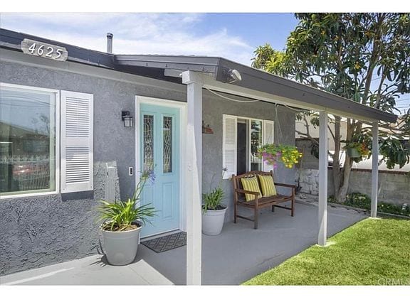 Photo - 4525 W 145th St Unidad front