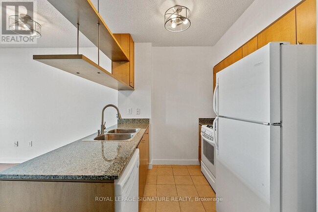 Photo - 3 Navy Wharf Ct Unit 610