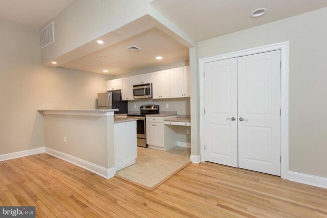 Building Photo - 1100 Spruce St Unit 2C