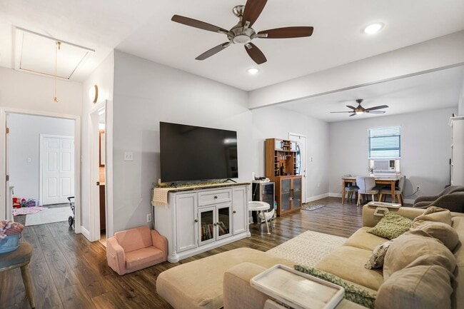 Photo - 429-429 3rd St Unidad 429