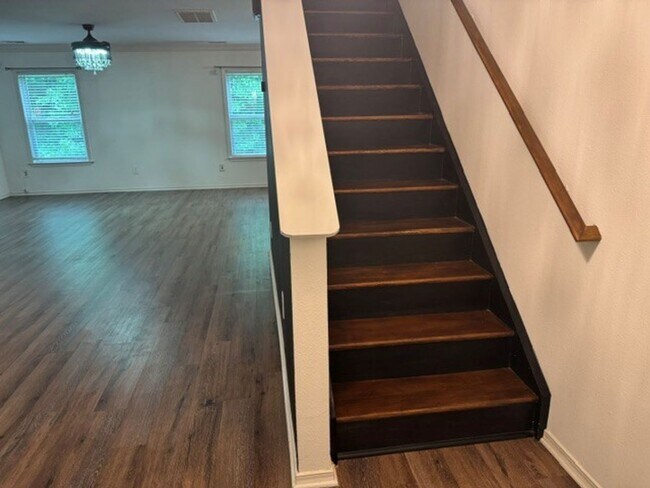 Photo - 2705 Buckleigh Dr