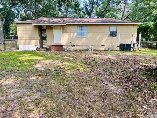 Photo - 3145 Woodview Dr