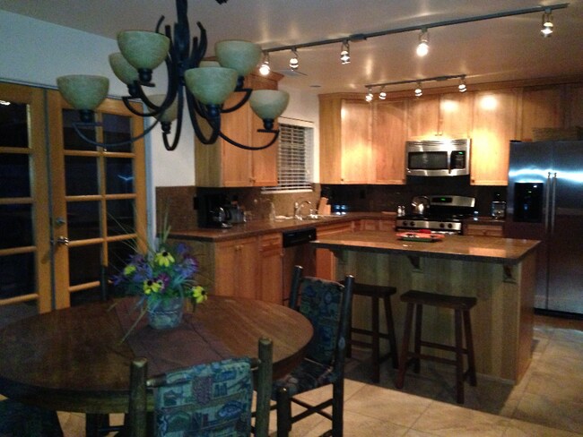 1 E Village Cir